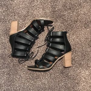 Steve Madden dayyna black leather heels
